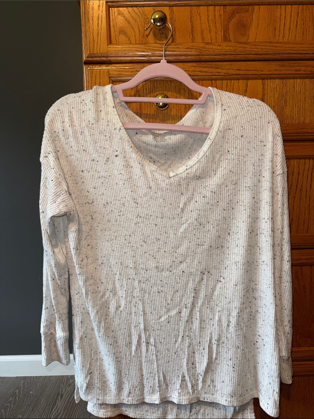 American Eagle Outfitters Cream Speckled V-Neck Long Sleeve Top